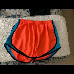 Shorts athletic